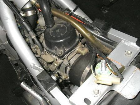 KTM 640 ADVENTURE 整備点検(外装を外したぞ)_e0218639_14082101.jpg