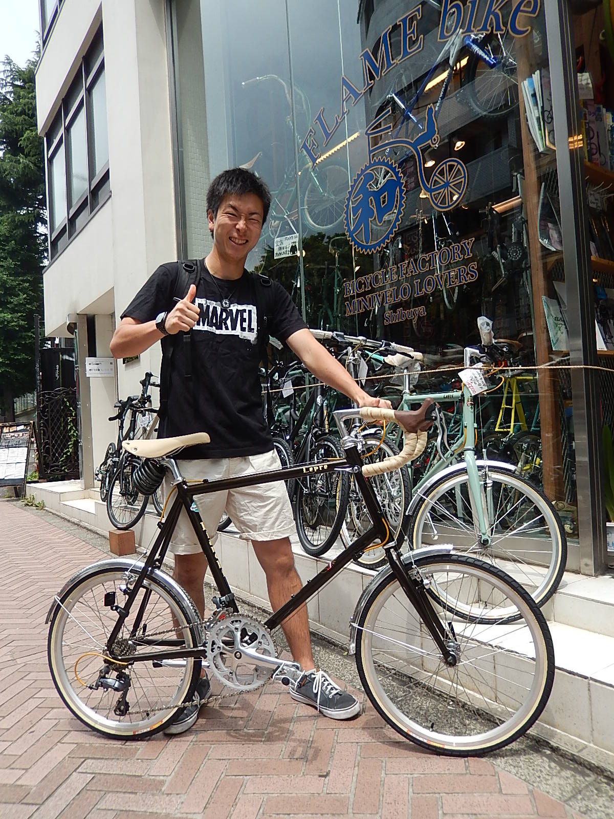 6月7日 渋谷 原宿 の自転車屋 FLAME bike前です_e0188759_13541925.jpg