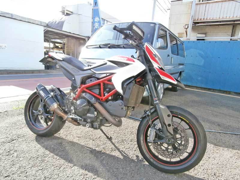 F田サン号 ハイパーモタード821SPとBMW HP4のタイヤ交換からのブレーキ変更！(^^♪_c0086965_21263446.jpg