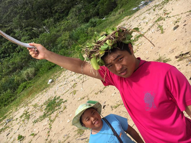 無人島冒険学校〔９日目〕思い出の海岸でお土産にする貝やサンゴのかけらを集めよう！_d0363878_19015530.jpg