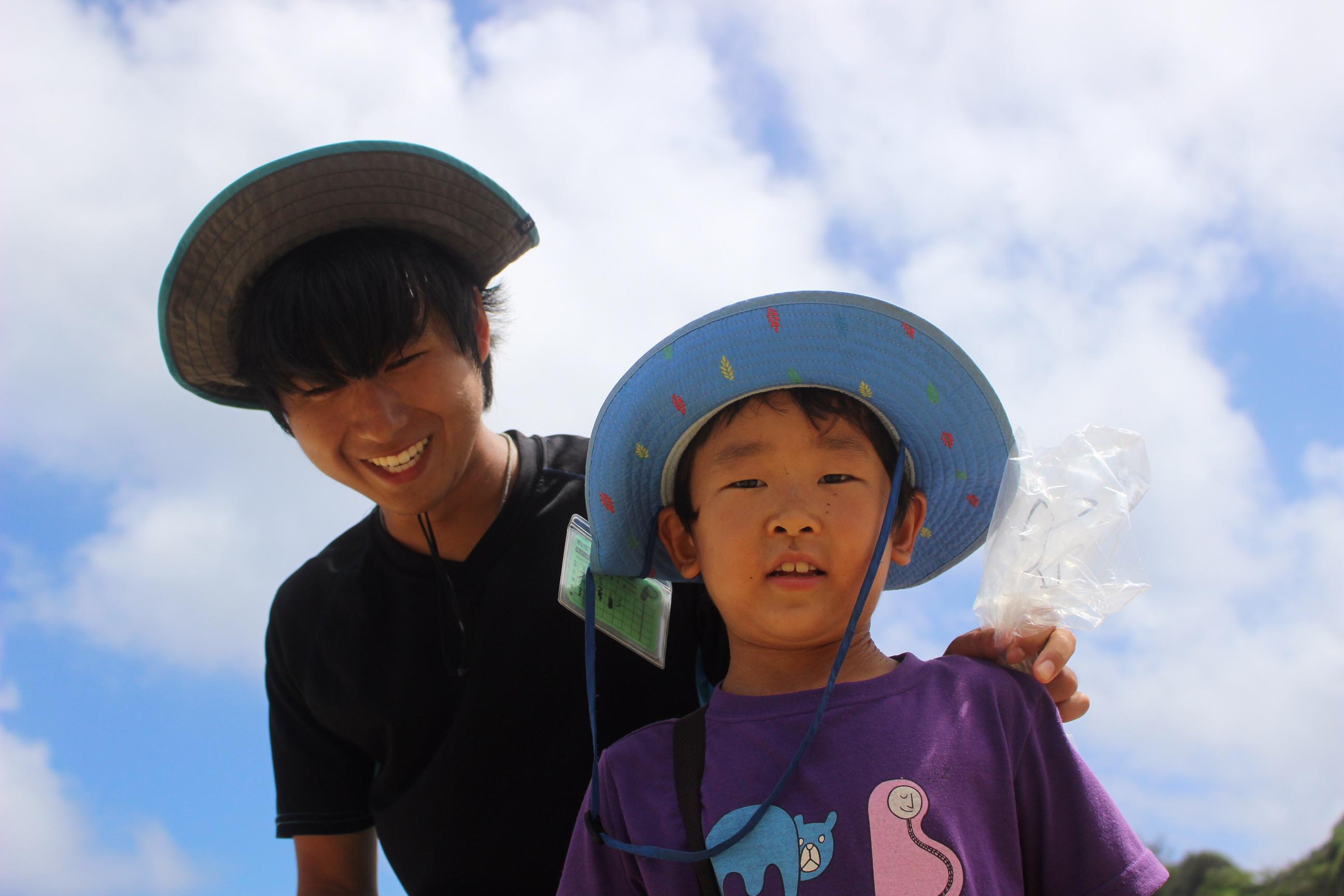 無人島冒険学校〔９日目〕思い出の海岸でお土産にする貝やサンゴのかけらを集めよう！_d0363878_19015947.jpg