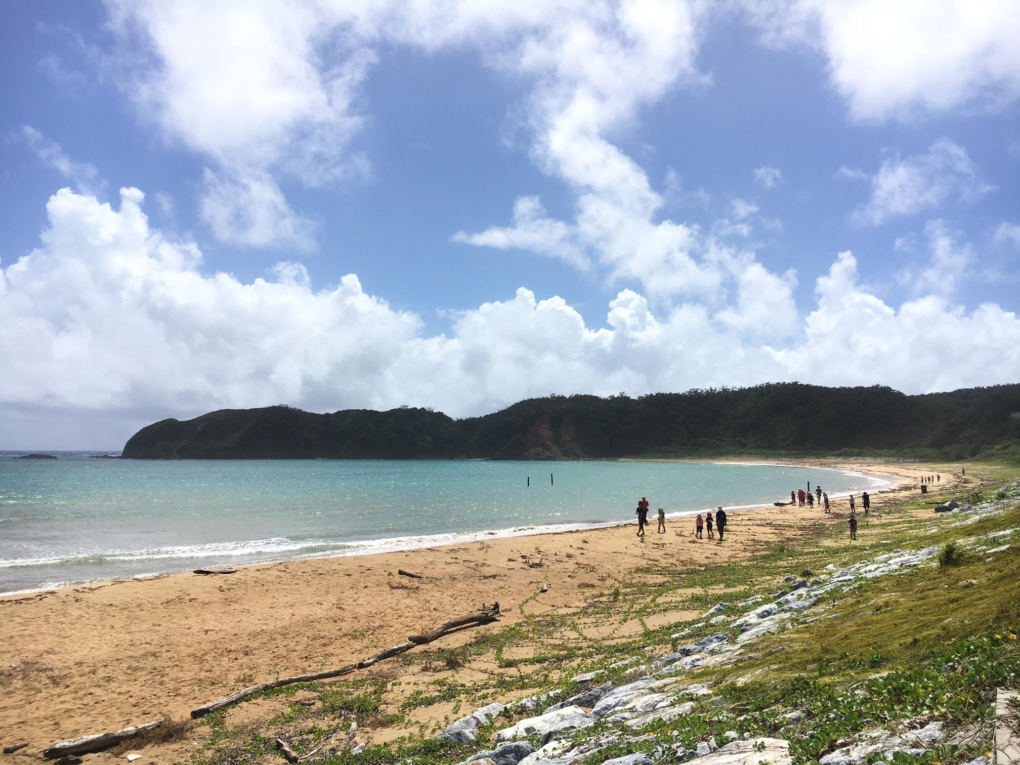 無人島冒険学校〔９日目〕思い出の海岸でお土産にする貝やサンゴのかけらを集めよう！_d0363878_19020055.jpg