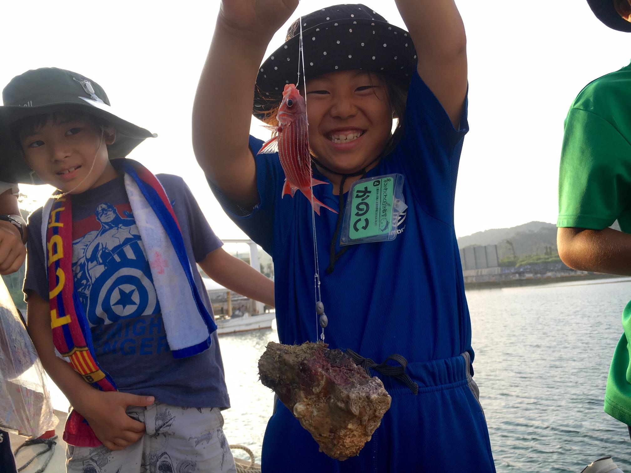 無人島冒険学校〔６日目〕たくさん釣れました！なんと41匹も！真っ黒になった魚釣りから帰ろう。_d0363878_19043265.jpg