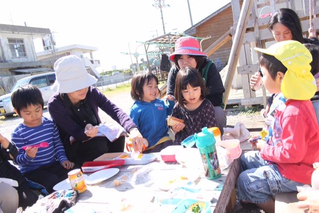 レポート◆青空ようちえん（平日）ひみつ基地づくりというか海遊びだ！（1/29）_d0363878_21310206.jpg