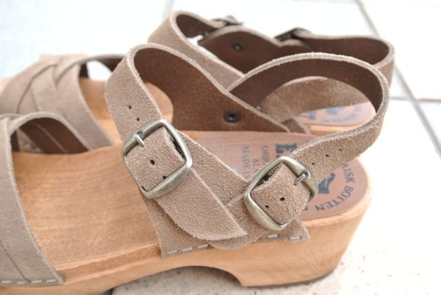 EXPERT::CROSS STRAP SANDAL_c0102137_13515515.jpg