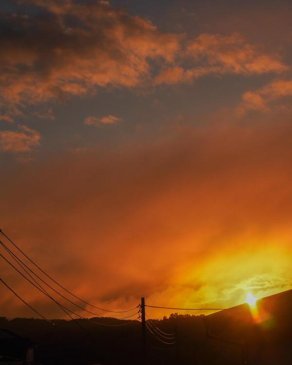 梅雨入り後の夕焼け。_b0022268_19000932.jpg