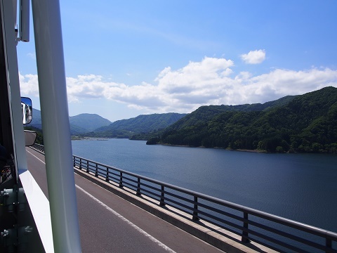 ニシメヤ・ダムレイクツアー～水陸両用バスで津軽白神湖へ～_d0131668_08572519.jpg