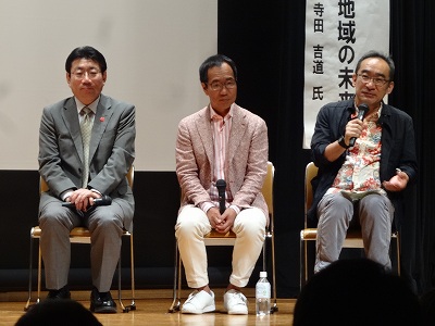 キックオフセミナー　　　議会報告会　　　会派会議_f0019487_103656.jpg