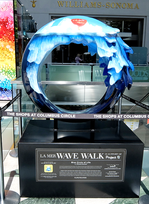 NY市内各所に54個もの波のアート作品が登場中 #LaMerWaveWalk_b0007805_13322872.jpg