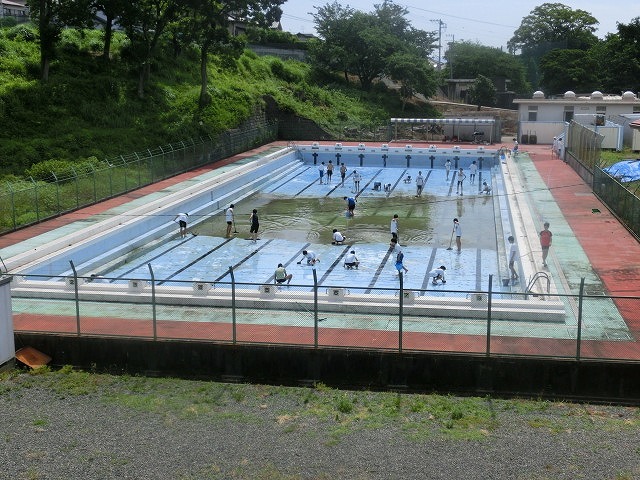 夏が近づいてきた! 今泉小の運動会と吉原二中のプール掃除_f0141310_08412373.jpg