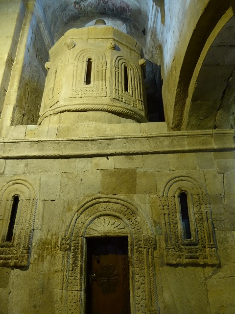 ジョージア（グルジア）で最古のムツヘタのスヴェティ・ツホヴェリ大聖堂♪_b0287088_2026194.jpg