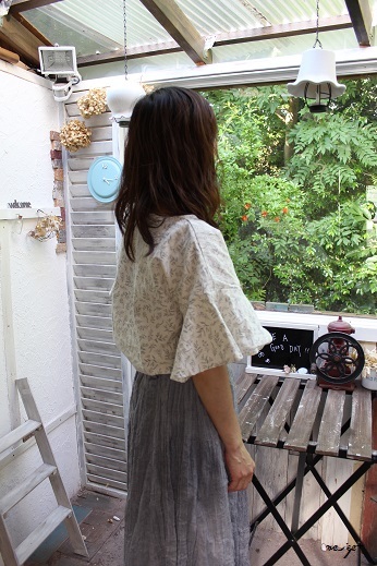 デコレクションズさんの洋服キットで『フリルスリーブブラウス』の自分服♪_f0023333_22314263.jpg