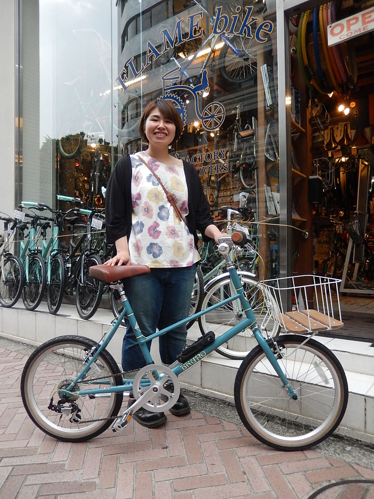 6月11日 渋谷 原宿 の自転車屋 FLAME bike前です_e0188759_19265597.jpg
