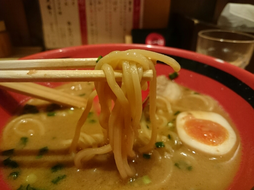 6/12 えびそば一幻新宿店 えびしょうゆほどほど太麺 ¥780_b0042308_16403181.jpg