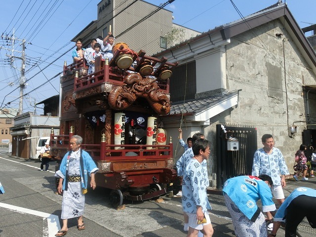 腿と腰がパンパンに　　吉原祇園祭で西仲町の山車巡行_f0141310_08240601.jpg