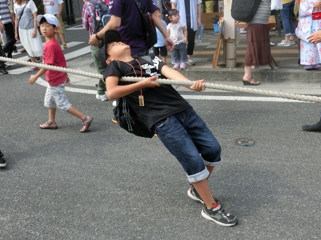 腿と腰がパンパンに　　吉原祇園祭で西仲町の山車巡行_f0141310_08241760.jpg