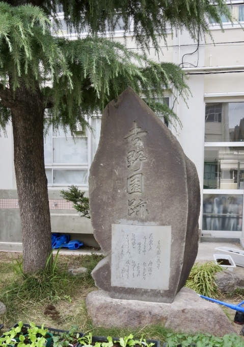 c0326000_11290553.jpeg