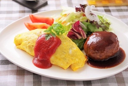 ドライカレーオムライスのハンバーグプレート Cafeごはん ときどきおやつ