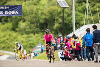 金栄堂サポート:日本大学自転車競技部・武山晃輔選手 第33回全日本学生選手権個人ロードレース大会優勝ご報告&Fact®PHOTOCHROMICインプレッション!_c0003493_13084044.jpg