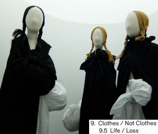 Kawakubo’s collections: 9. Clothes/Not Clothes （9.5 Fact/Fictionまで）_b0007805_4152288.jpg