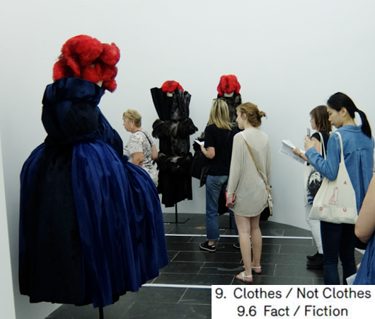 Kawakubo’s collections: 9. Clothes/Not Clothes （9.5 Fact/Fictionまで）_b0007805_4155071.jpg