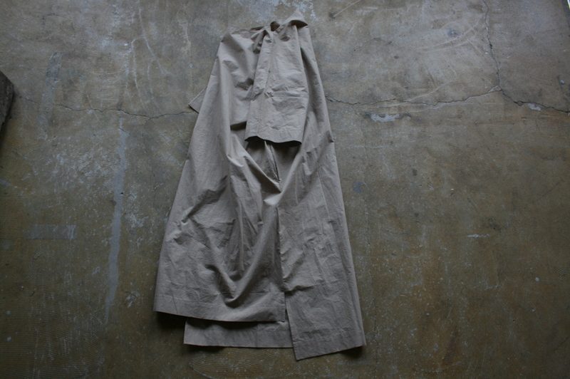 第3795回 エッジの効いたワンピース。_f0366424_1342210.jpg