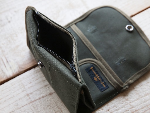 Storage Wallet_d0160378_20403628.jpg