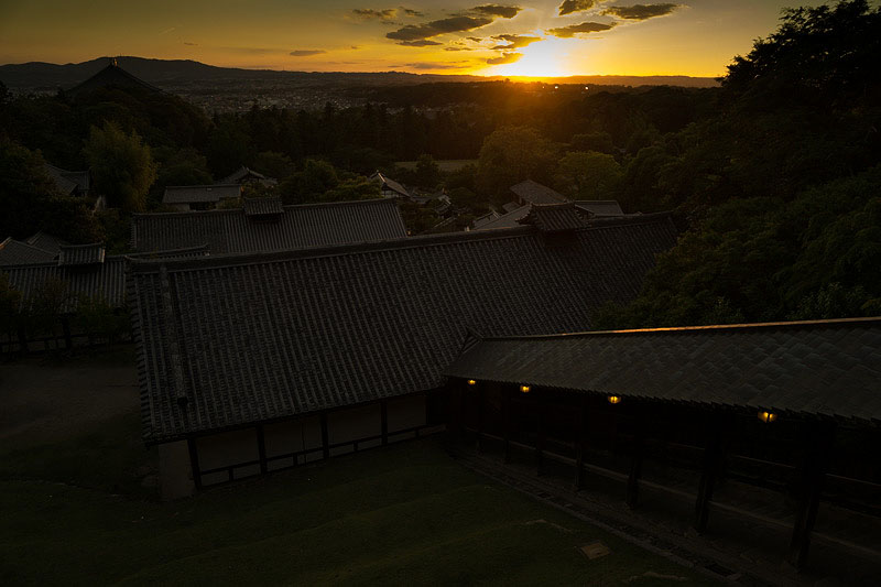 < 天気がいいので、二月堂で夕焼け見て帰ろ。 >_c0183700_23121787.jpg