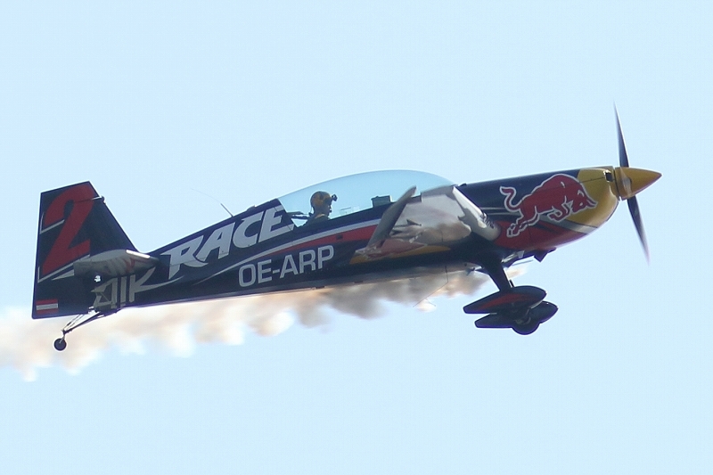 大空に舞うアクロバット飛行のテクニック大公開 幕張 レッドブル エアレース会場 最終回 旅プラスの日記