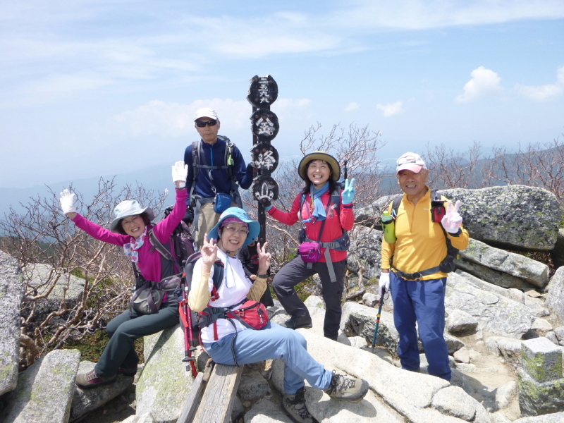 日本百名山　開山祭が行われた 金峰山 (2,599M)   登頂 編_d0170615_09481883.jpg