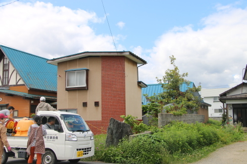 平成29年度　上花沢片町町内会、アメシロ駆除薬剤散布を行う・２_c0075701_16280138.jpg