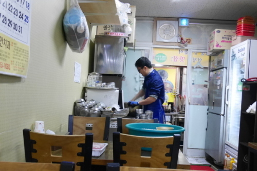 てくてく大邱　➄西門市場の美味しい定食屋さん　スラカン（수라간）_a0140305_13260125.jpg