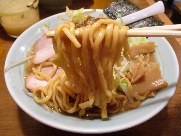 「麺通」でらーめん＋野菜(背脂正油)♪９５_c0169330_11173704.jpg