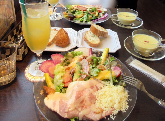 鎌倉dining由比っと 美味しい野菜のサラダランチ 今週はサラダウィーク お散歩アルバム 紫陽花の頃