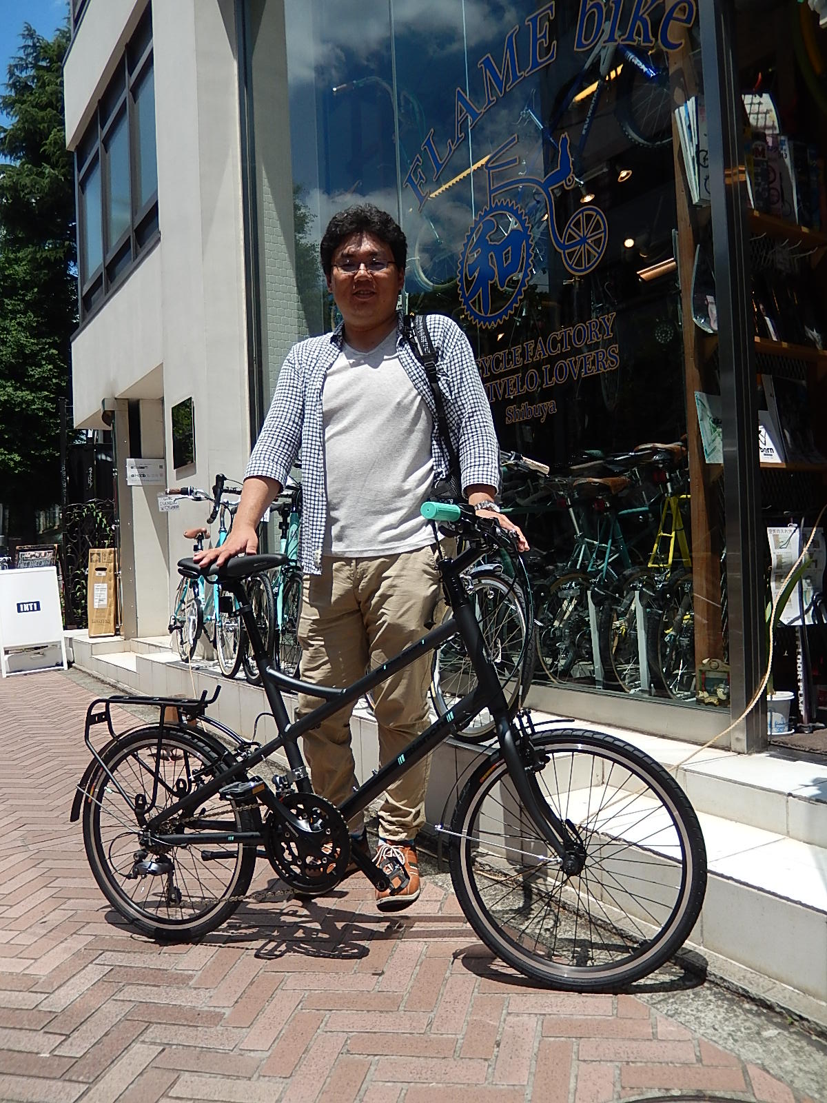 6月17日 渋谷 原宿 の自転車屋 FLAME bike前です_e0188759_1811235.jpg