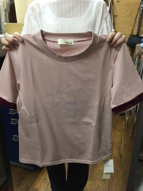 リリーブラウン Lily Brown ベルベットラインロゴTシャツ_e0076692_2175682.jpg