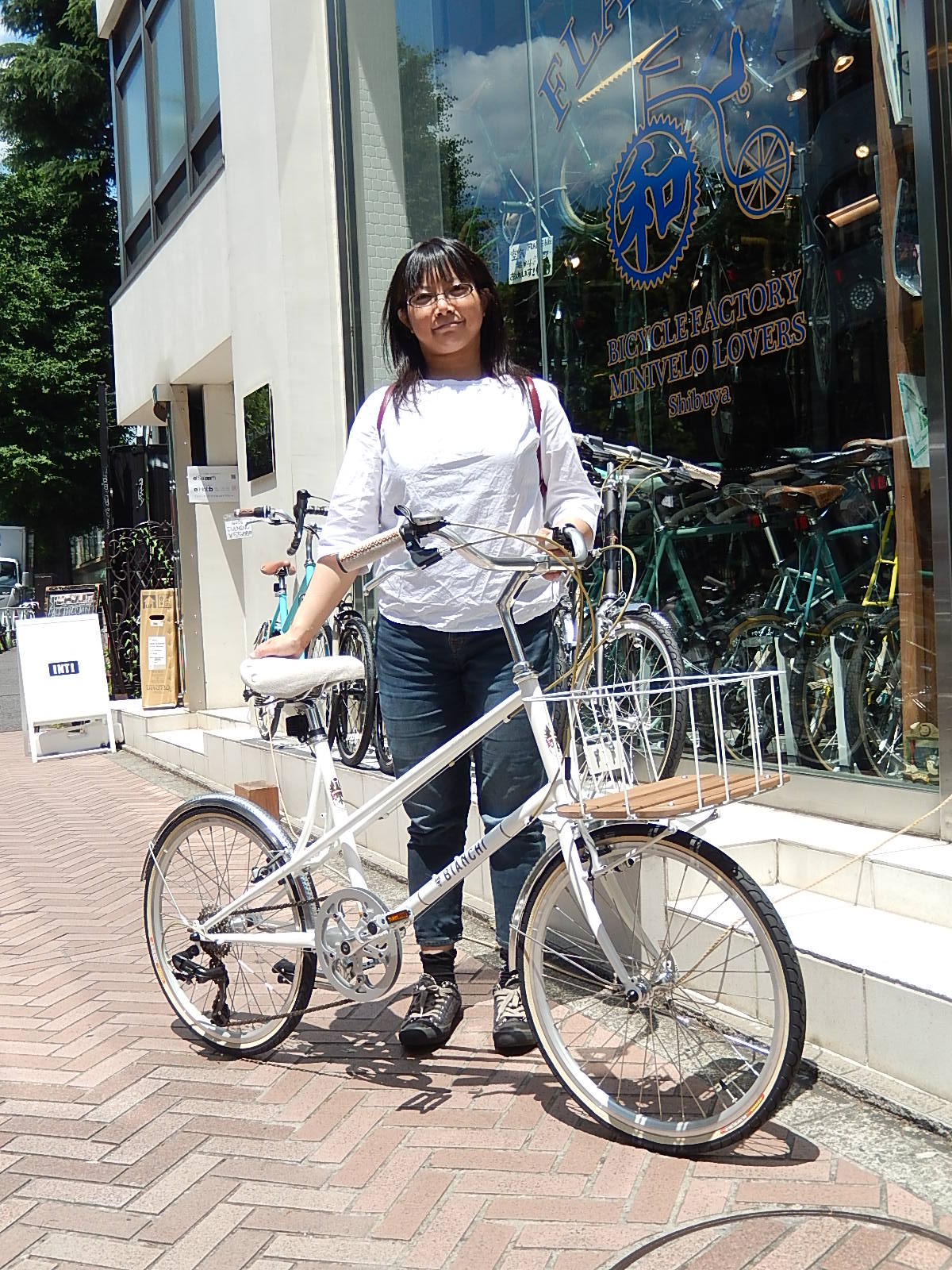 6月17日 渋谷 原宿 の自転車屋 FLAME bike前です_e0188759_12535100.jpg