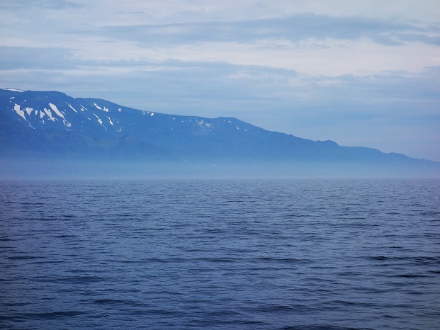 北海道・知床で【ホエールウォッチング】①：海から知床半島の絶景を楽しもう♪ (Whale watching at Rausu, Shiretoko Peninsula, Hokkaido)_d0351878_14014912.jpg