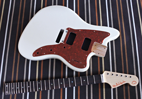 7種のGuitarの塗装が完了しました!_e0053731_17041279.jpg