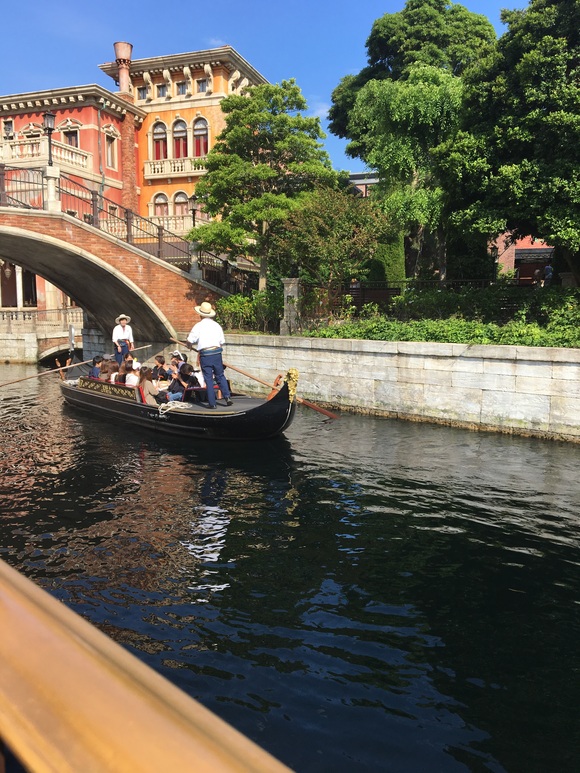 ３泊４日の東京ディズニーシーと美味しいお菓子を巡る旅行　　ＮＯ１_a0279743_0243987.jpg