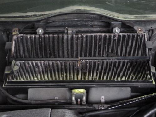 W124 ブロアモーターからの異音 : THREE POINT ガレージニュース