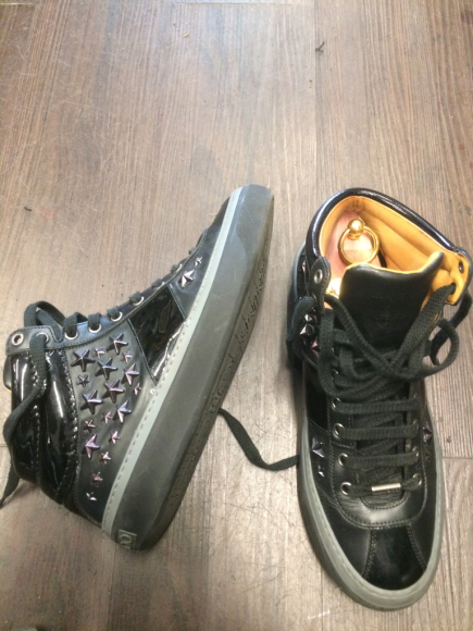 Jimmy Choo ジミーチュウ スニーカー 踵のすり減り修理 靴とバッグの修理店グレイズブラン Jimmy Choo ジミーチュウ スニーカー 踵のすり減り修理 靴とバッグの修理店グレイズブラン