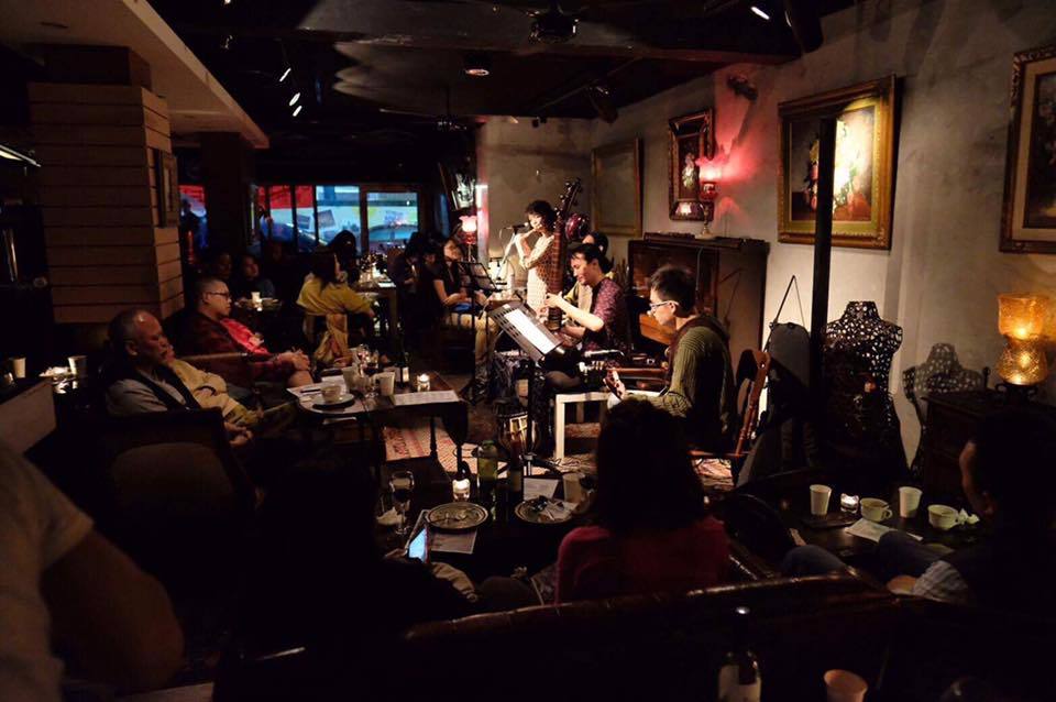 4/22 印度實驗樂團 Bulbul Sings@ 雅痞Art Reading Cafe (雅痞書店)_c0083869_21095648.jpg