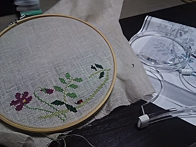 リネン刺繍その後_f0316507_20174163.jpg