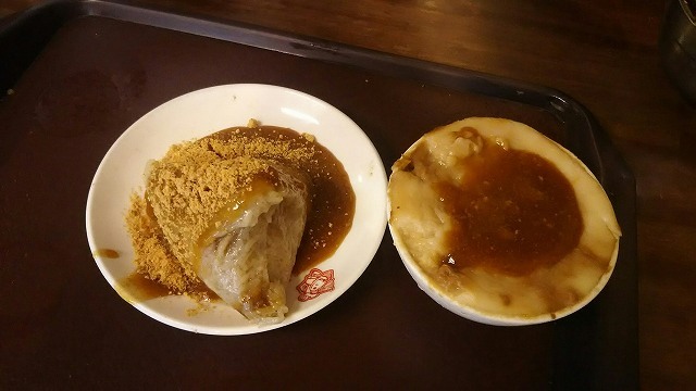 （高雄：碗粿＆粽）久しぶりに訪問。不思議な食感の碗粿（ワーグィ）と粽の朝ごはんを「郭家肉粽」さんにて。_b0182708_18352103.jpg