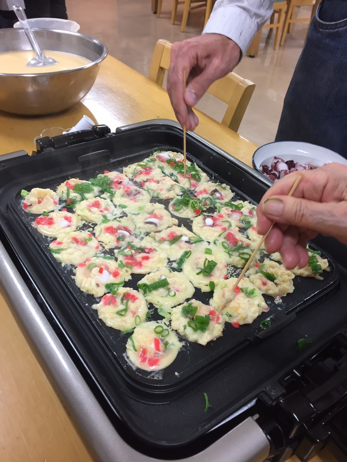 水曜昼教室 たこ焼きパーティ_e0175020_16594585.jpg