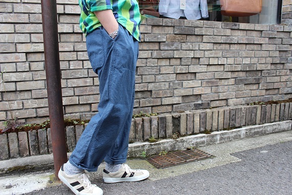 日本の夏を感じさせてくれる「ANACHRONORM」 \"CHAMBRAY EASY PANTS\" ご紹介_f0191324_07403837.jpg