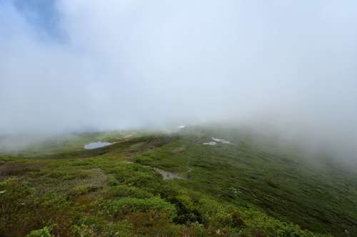 ハクサンイチゲロード！焼石岳登山②銀明水～姥石平～焼石岳山頂～姥石平_e0241691_18123410.jpg