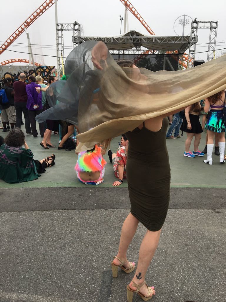 Dancing Between Raindrops at the Mermaid Parade in Coney Island _b0357502_01121176.jpg