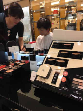 CHANELのアイラインでブラウンメイク_f0249610_10111000.jpg